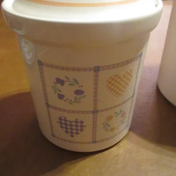 Hallmark Treasure Craft Auntie Em LARGE Ceramic Canister 1986 White Blue HEARTS - Picture 4 of 6